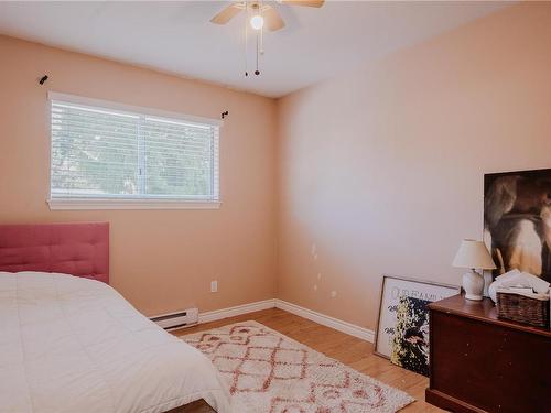 561 Springbok Rd, Campbell River, BC - Indoor Photo Showing Bedroom
