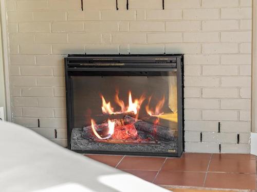 6682 Horne Rd, Sooke, BC - Indoor With Fireplace