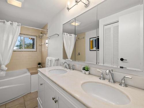 6682 Horne Rd, Sooke, BC - Indoor Photo Showing Bathroom