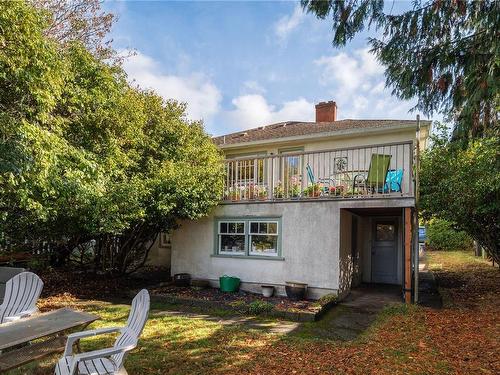 334 Irving Rd, Victoria, BC - Outdoor