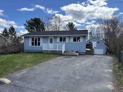 7 Paxton Drive  Cole Harbour, NS B2W 4V2