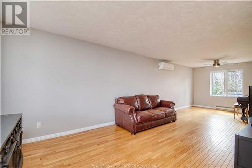 290 Shannon, Moncton, NB - Indoor Photo Showing Living Room