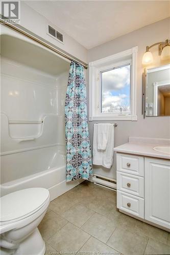290 Shannon, Moncton, NB - Indoor Photo Showing Bathroom