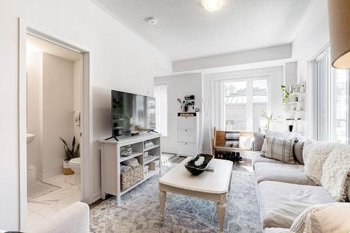 260 Twelfth Street|Unit #11, Toronto, ON - Indoor Photo Showing Living Room