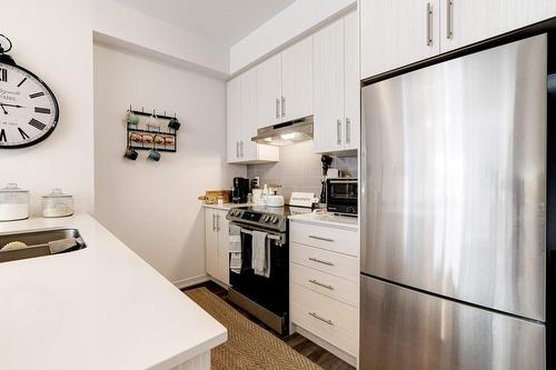 260 Twelfth Street|Unit #11, Toronto, ON - Indoor Photo Showing Kitchen With Stainless Steel Kitchen With Double Sink