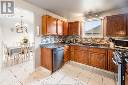 499 Gaylord Avenue, Lasalle, ON - Indoor Photo Showing Kitchen With Double Sink