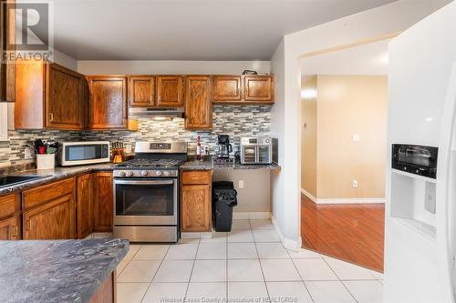 499 Gaylord Avenue, Lasalle, ON - Indoor Photo Showing Kitchen