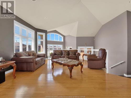 144 Meconi Court, Lakeshore, ON - Indoor Photo Showing Living Room