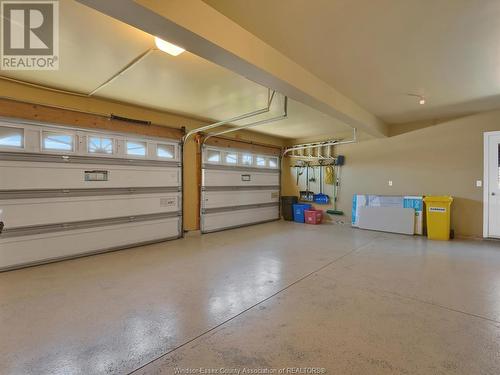 144 Meconi Court, Lakeshore, ON - Indoor Photo Showing Garage