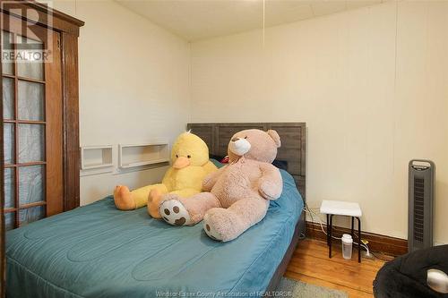 1061 Highland Avenue, Windsor, ON - Indoor Photo Showing Bedroom