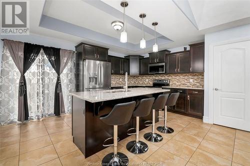 199 Branton Crescent, Lakeshore, ON - Indoor Photo Showing Kitchen With Upgraded Kitchen