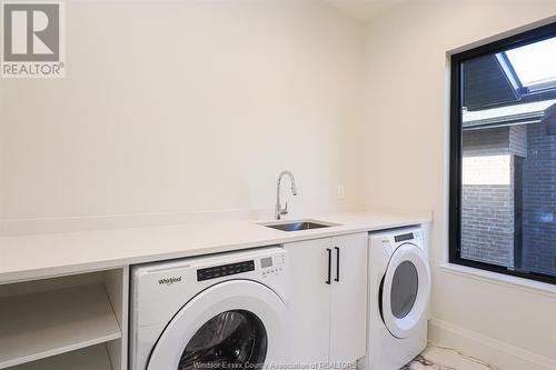 664 Lily Mac Boulevard, Windsor, ON - Indoor Photo Showing Laundry Room