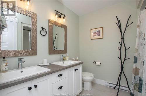 36 Wakefield, Moncton, NB - Indoor Photo Showing Bathroom
