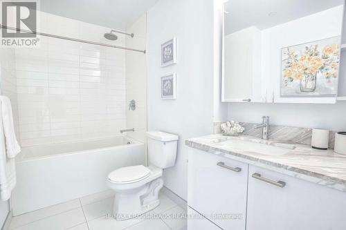1404 - 2221 Yonge Street, Toronto, ON - Indoor Photo Showing Bathroom