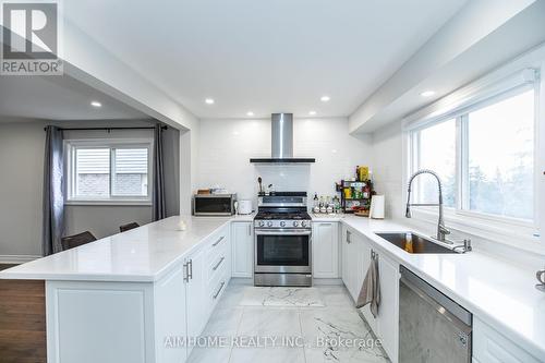 26 Hawkstone Crescent, Whitby, ON - Indoor Photo Showing Kitchen With Upgraded Kitchen
