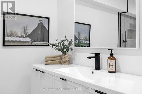 13 Knight St, Toronto, ON - Indoor Photo Showing Bathroom