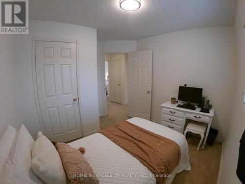 72 Bruce Creek Dr, Markham, ON - Indoor Photo Showing Bedroom