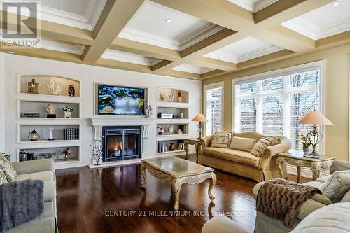 3 Castlewood Crt, Caledon, ON - Indoor Photo Showing Living Room With Fireplace