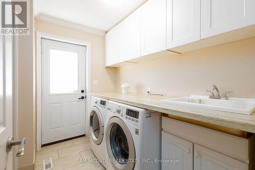 4196 Bridlepath Tr, Mississauga, ON - Indoor Photo Showing Laundry Room