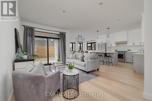 508 Doonwoods Cres, Kitchener, ON - Indoor Photo Showing Living Room