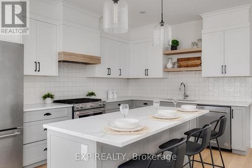 508 Doonwoods Crescent, Kitchener, ON - Indoor Photo Showing Kitchen With Upgraded Kitchen