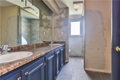 433 Middletown Road, Flamborough, ON - Indoor Photo Showing Bathroom