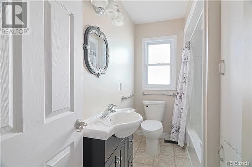266 Gibson Street, Fredericton, NB - Indoor Photo Showing Bathroom