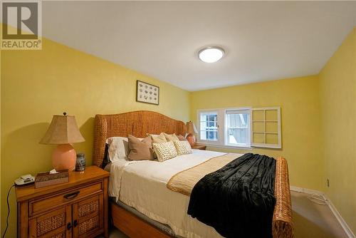 14 Oriole Road, N/A, ON - Indoor Photo Showing Bedroom
