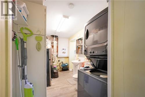 14 Oriole Road, N/A, ON - Indoor Photo Showing Laundry Room