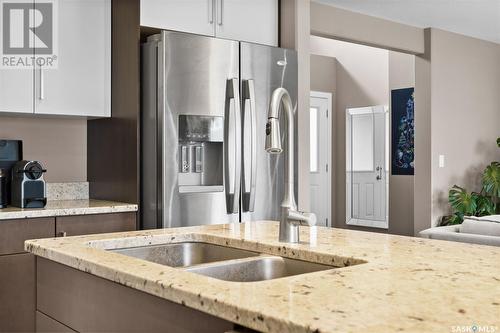 471 Veltkamp Crescent, Saskatoon, SK - Indoor Photo Showing Kitchen With Double Sink