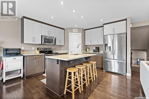 471 Veltkamp Crescent, Saskatoon, SK - Indoor Photo Showing Kitchen With Stainless Steel Kitchen With Upgraded Kitchen