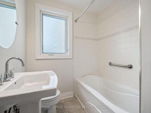 124 Homewood Ave, Toronto, ON - Indoor Photo Showing Bathroom