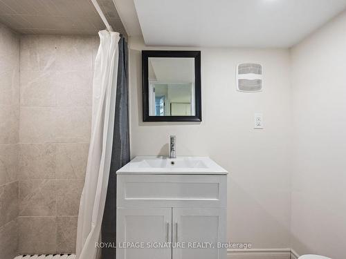 124 Homewood Ave, Toronto, ON - Indoor Photo Showing Bathroom