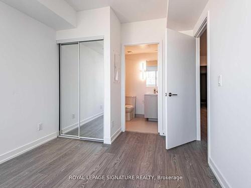 909-19 Western Battery Rd, Toronto, ON - Indoor Photo Showing Other Room