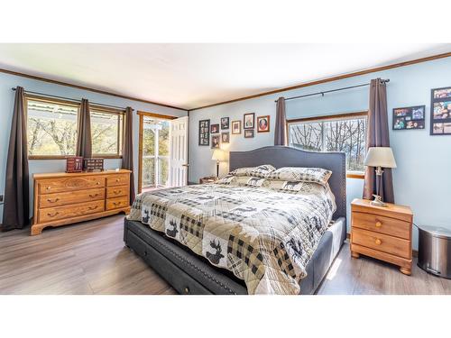 5469 Cory Road, Wynndel, BC - Indoor Photo Showing Bedroom