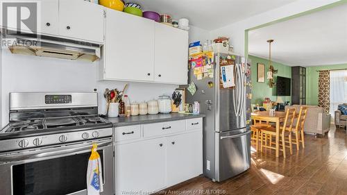 682 Stanley Street, Windsor, ON - Indoor Photo Showing Kitchen
