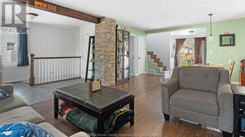 682 Stanley Street, Windsor, ON - Indoor Photo Showing Living Room