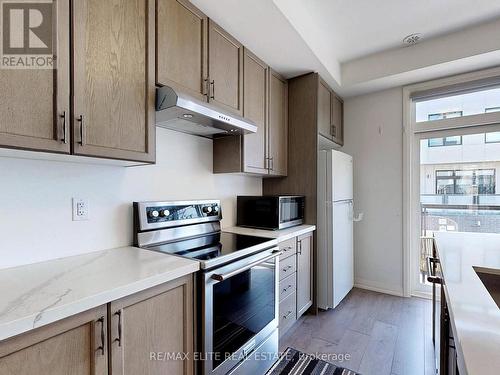 37 George Kirby Street, Vaughan, ON - Indoor Photo Showing Kitchen