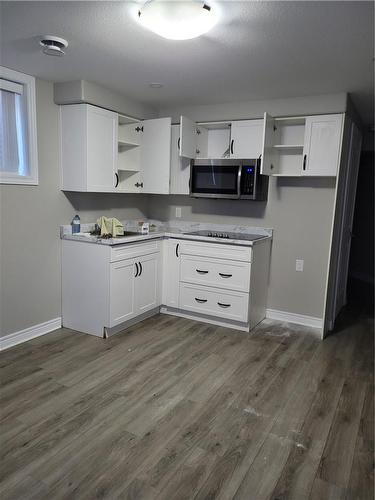 30 Laurent Avenue, Welland, ON - Indoor Photo Showing Kitchen