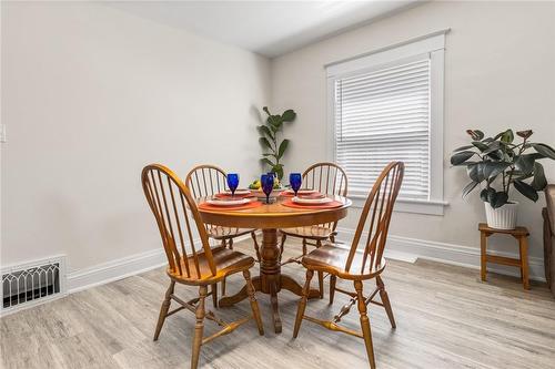 18 Prince Street, St. Catharines, ON - Indoor Photo Showing Dining Room