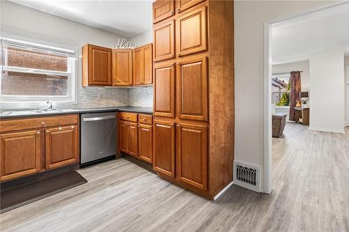 18 Prince Street, St. Catharines, ON - Indoor Photo Showing Kitchen With Double Sink