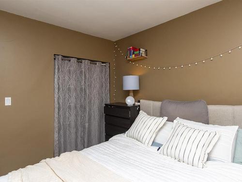 236 Pruden Street, Thunder Bay, ON - Indoor Photo Showing Bedroom