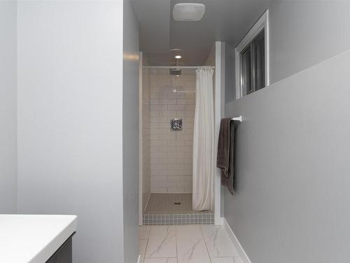 253 Sheridan Crescent, Thunder Bay, ON - Indoor Photo Showing Bathroom