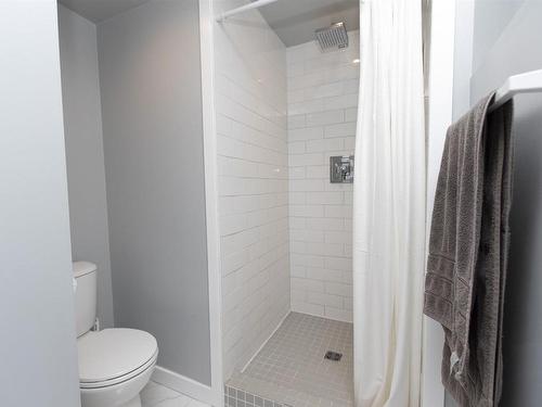 253 Sheridan Crescent, Thunder Bay, ON - Indoor Photo Showing Bathroom