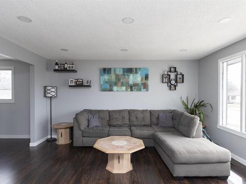 253 Sheridan Crescent, Thunder Bay, ON - Indoor Photo Showing Living Room