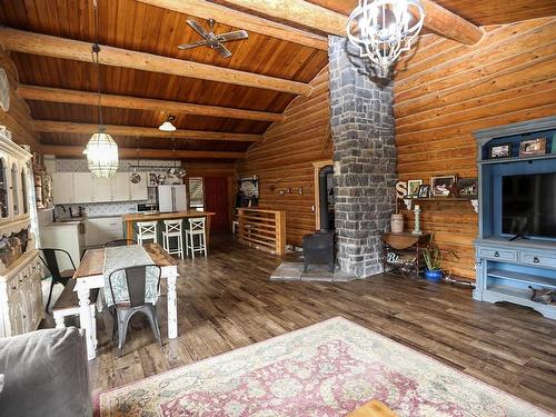 4086 Dixon Creek Road, Barriere, BC - Indoor