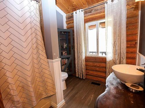 4086 Dixon Creek Road, Barriere, BC - Indoor Photo Showing Bathroom