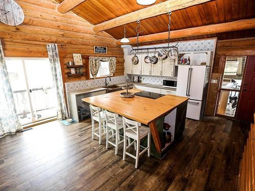 4086 Dixon Creek Road, Barriere, BC - Indoor Photo Showing Dining Room