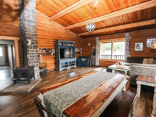 4086 Dixon Creek Road, Barriere, BC - Indoor With Fireplace