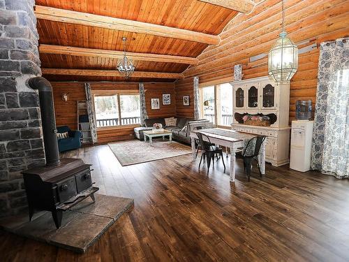 4086 Dixon Creek Road, Barriere, BC - Indoor